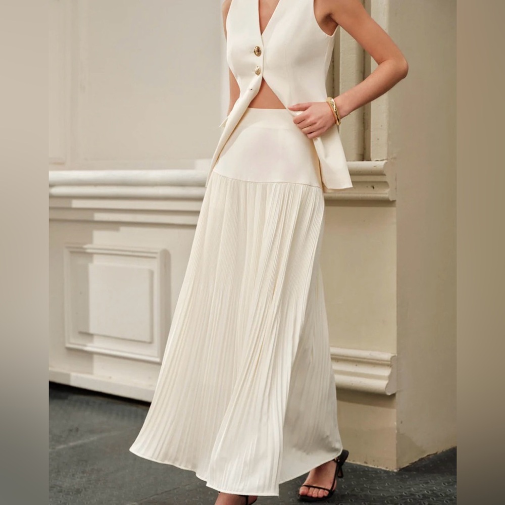 Commense Mid-Waist Pleated Skirt